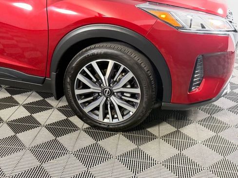 Used 2024 Nissan Kicks SV FWD image 12