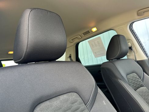 Used 2025 Nissan Pathfinder SV AWD/4WD image 19