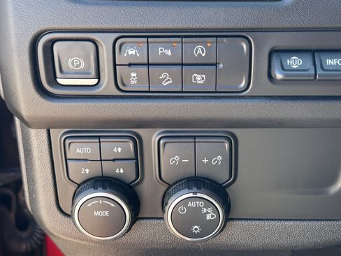 Used 2023 Chevrolet Tahoe High Country AWD/4WD image 19