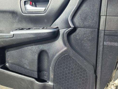 Used 2015 Toyota Camry SE image 14