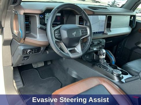 Used 2023 Ford Bronco Outer Banks AWD/4WD image 15