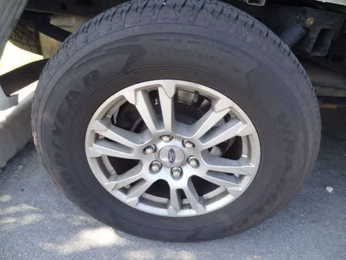 Used 2017 Ford F150 Lariat w/ Trailer Tow Package image 23