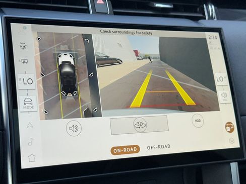 Used 2025 Land Rover Discovery Sport S image 22