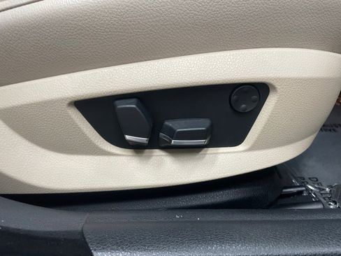 Used 2011 BMW 528i Sedan image 40