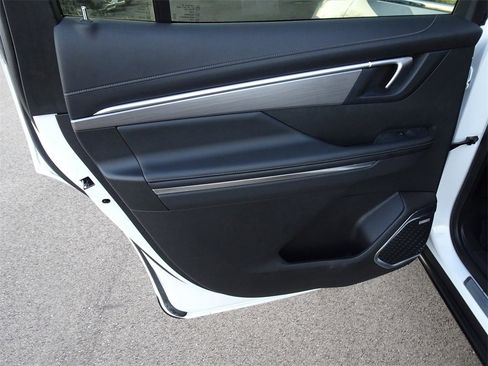 Used 2025 Buick Enclave Preferred image 15