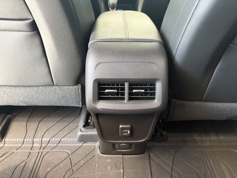 Used 2024 Chevrolet Equinox RS FWD image 21