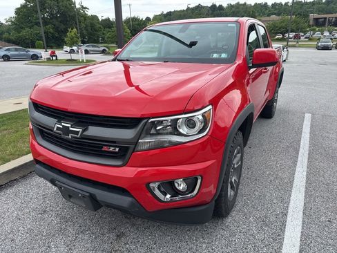 Used 2017 Chevrolet Colorado Z71 AWD/4WD image 3