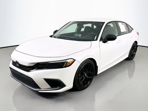 Used 2024 Honda Civic Sport image 3