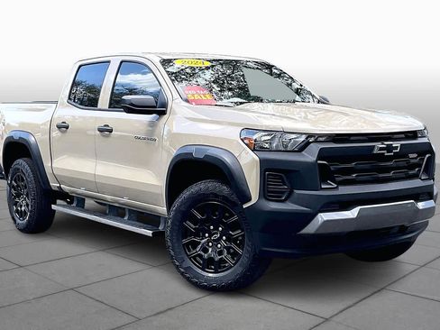 Used 2024 Chevrolet Colorado Trail Boss w/ Advanced Trailering Package AWD/4WD image 3