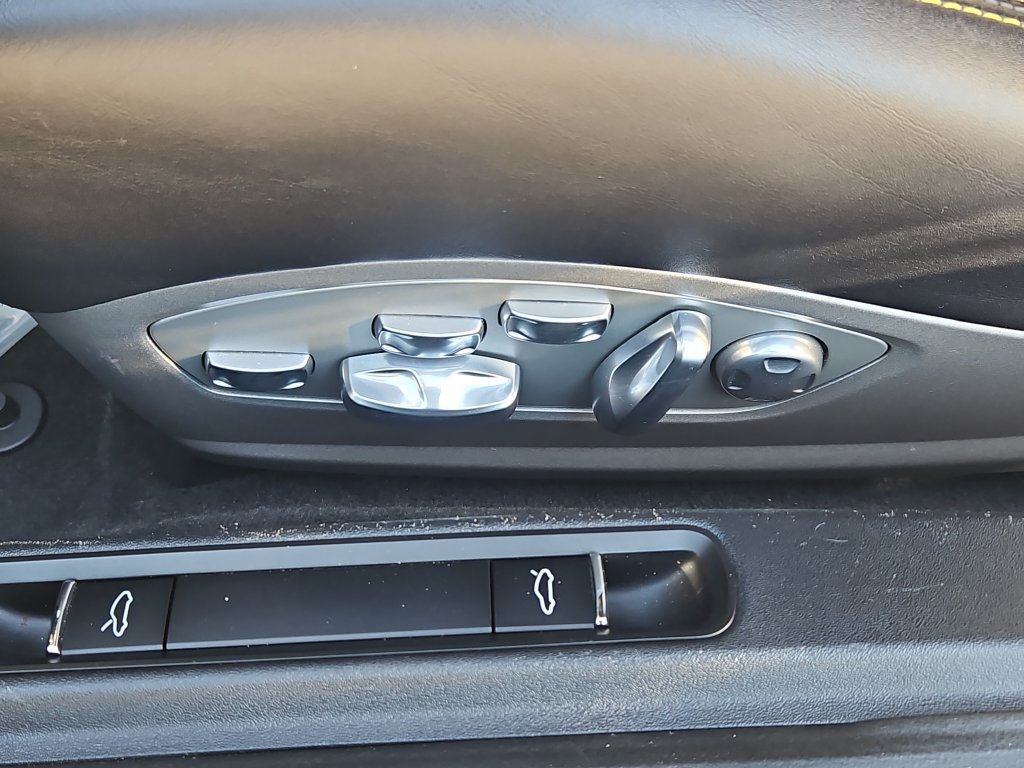 Certified 2016 Porsche Boxster Spyder RWD image 23