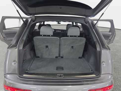 Used 2025 Audi Q7 3.0T Premium Plus image 12
