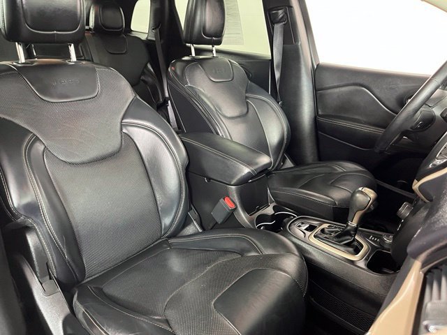 Used 2017 Jeep Cherokee Limited w/ Luxury Group AWD/4WD image 41