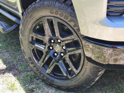 New 2025 Chevrolet Silverado 1500 LT Trail Boss w/ Convenience Package II AWD/4WD image 29