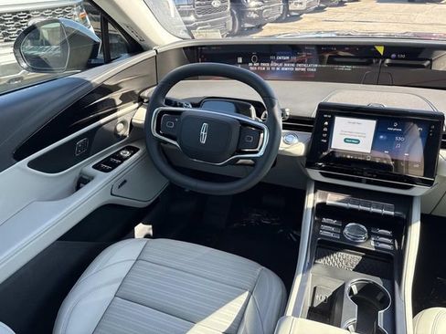New 2026 Lincoln Nautilus Reserve AWD/4WD image 14