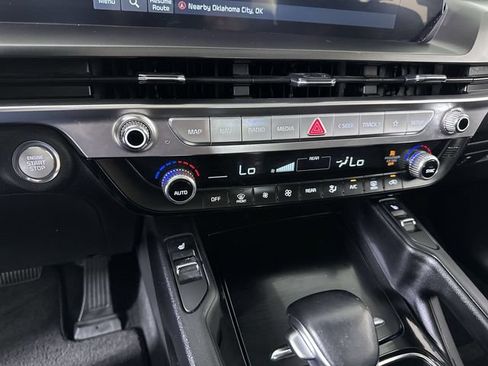Used 2025 Kia Telluride S FWD image 17
