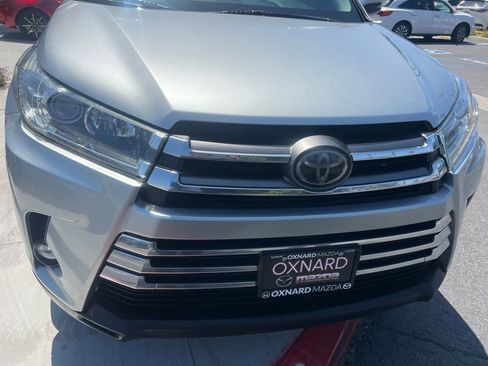 Used 2019 Toyota Highlander Limited FWD image 42