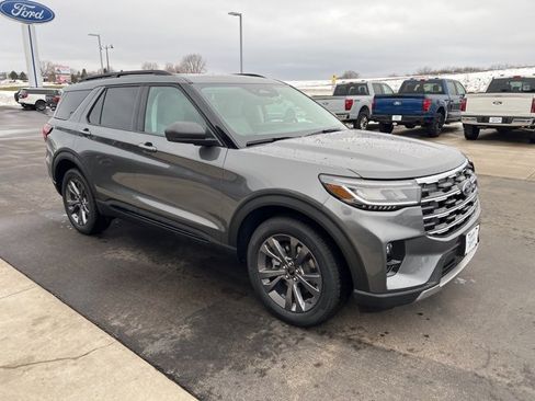 New 2026 Ford Explorer Active image 3