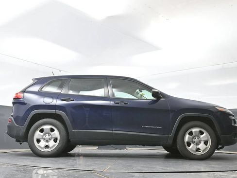 Used 2016 Jeep Cherokee Sport AWD/4WD image 23