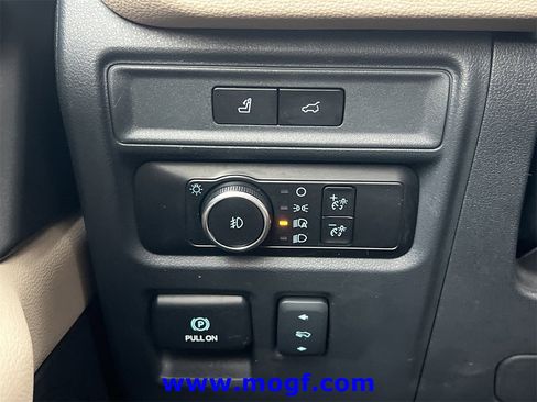 Used 2024 Ford Expedition Limited image 19