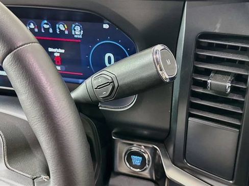 Certified 2025 Ford F250 Lariat AWD/4WD image 17