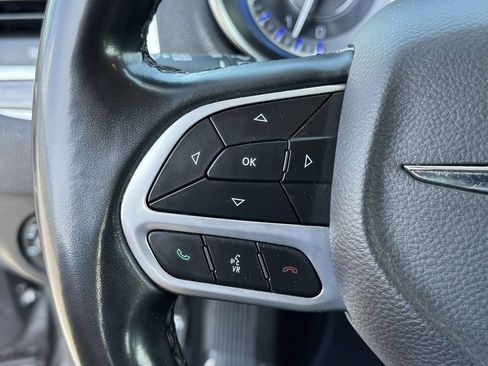 Used 2022 Chrysler 300 Touring w/ Sport Appearance Package RWD image 21