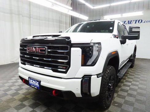 Used 2024 GMC Sierra 2500 AT4 w/ AT4 Preferred Package image 6