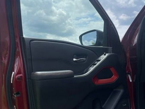 Used 2023 Nissan Frontier PRO-4X w/ Pro-4X Premium Package AWD/4WD image 11
