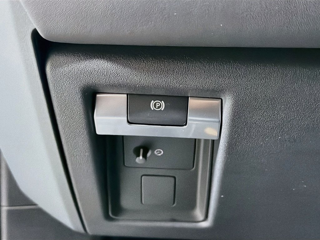 New 2026 Land Rover Defender 110 X-Dynamic SE AWD/4WD image 10
