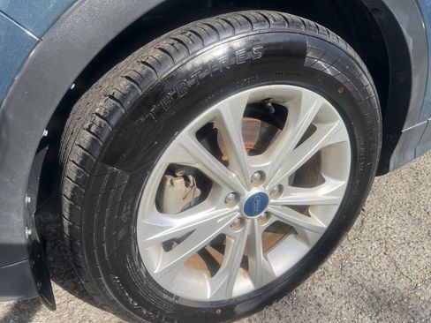 Used 2019 Ford Escape SEL FWD image 11
