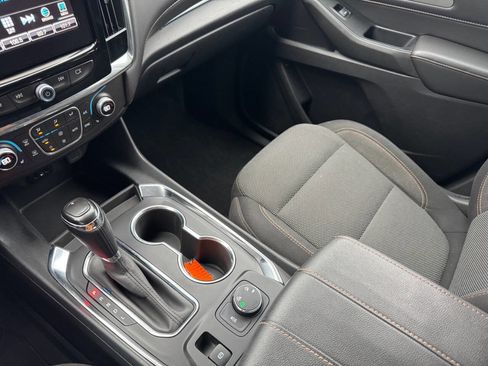 Used 2018 Chevrolet Traverse LT image 19