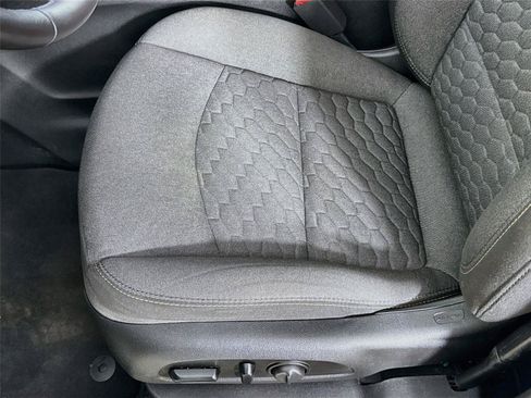 Used 2019 Chevrolet Equinox LT AWD/4WD image 19