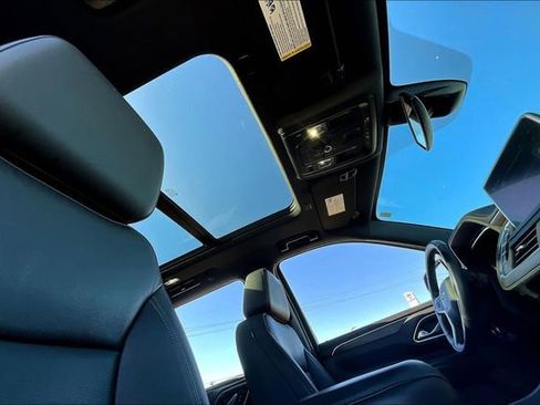 Used 2022 Chevrolet Tahoe LT w/ LT Signature Plus Package image 22