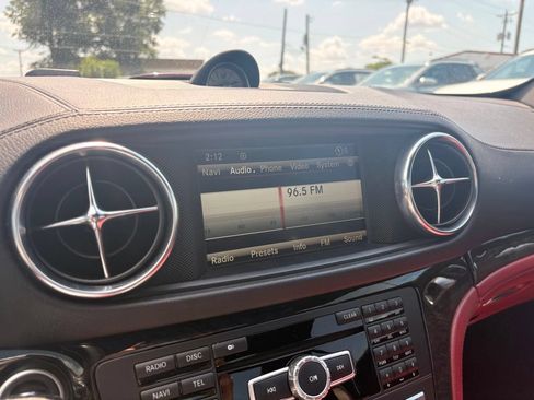 Used 2014 Mercedes-Benz SL 550 w/ Driver Assistance Package image 14