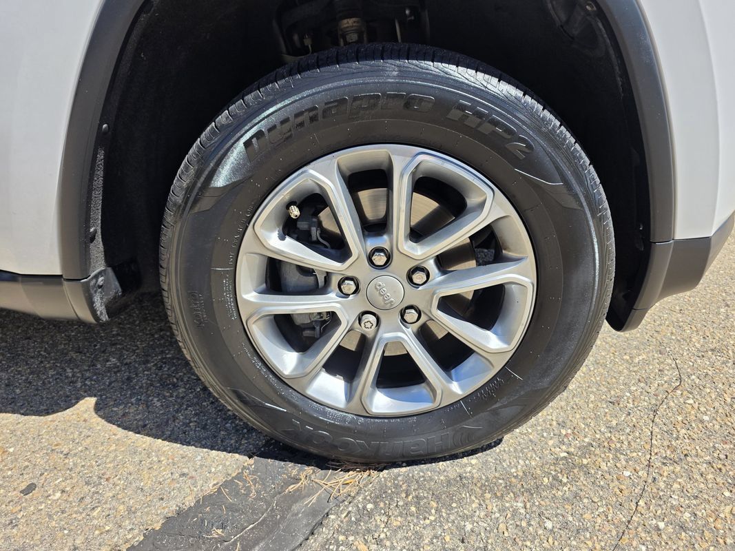 Used 2016 Jeep Grand Cherokee Limited AWD/4WD image 40