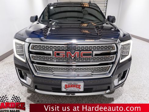 Used 2024 GMC Yukon SLT w/ SLT Luxury Package AWD/4WD image 7