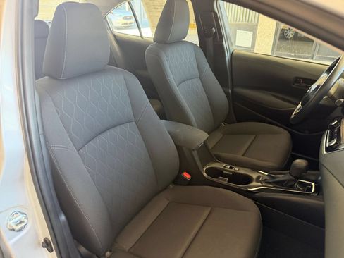 Used 2025 Toyota Corolla LE FWD image 34