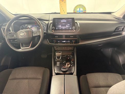 Used 2025 Nissan Rogue SV AWD/4WD image 5