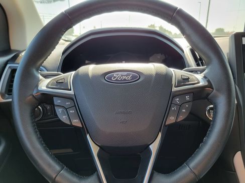 Certified 2024 Ford Edge SEL w/ Convenience Package AWD/4WD image 12