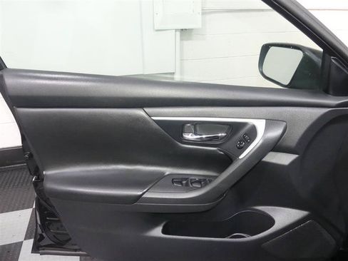 Used 2017 Nissan Altima 2.5 S w/ Power Driver Seat Package FWD image 17