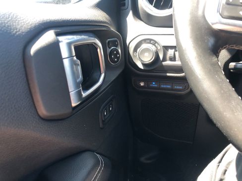 Used 2021 Jeep Wrangler Unlimited Sahara w/ Cold Weather Group image 19