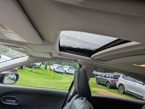 Used 2019 Honda HR-V Touring image 21