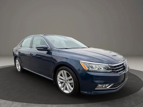 Used 2018 Volkswagen Passat 2.0T SE image 3
