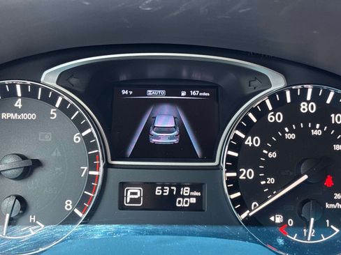 Used 2015 Nissan Pathfinder SV AWD/4WD image 16