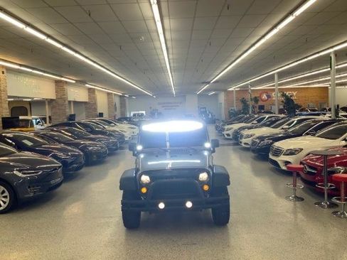 Used 2017 Jeep Wrangler Unlimited Sport w/ Connectivity Group image 3