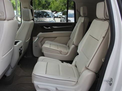 Used 2023 GMC Yukon XL Denali AWD/4WD image 35