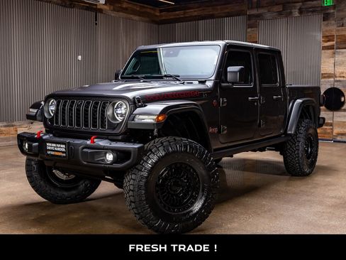 Used 2025 Jeep Gladiator Rubicon image 5