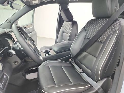 New 2026 GMC Acadia Denali w/ Super Cruise Package FWD image 19