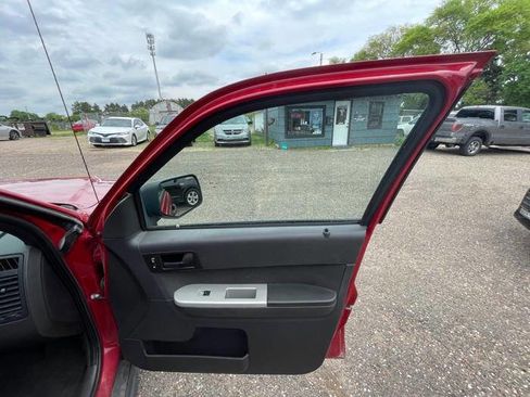 Used 2010 Ford Escape XLT AWD/4WD image 31