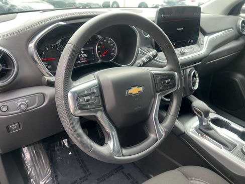 Used 2025 Chevrolet Blazer LT image 28