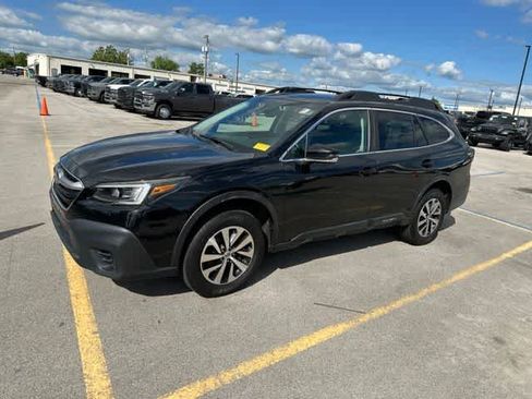 Used 2021 Subaru Outback Premium AWD/4WD image 2